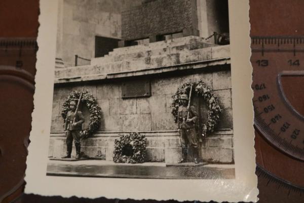 altes Foto - Wache in München Feldherrnhalle